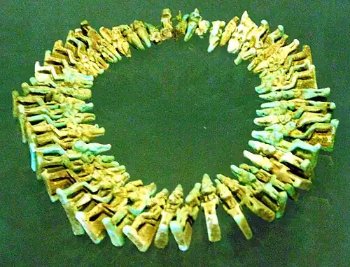 Collar del periodo protogeométrico.