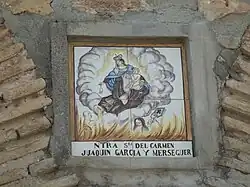 Cerámica dedicada a la Virgen del Carmen