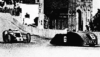 ...tercero con un Bugatti Tank Type 32...