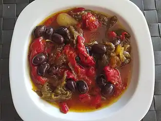 Escalivada con olivas