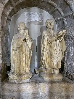 Estatuas orantes de los Rúa y Rivadeneira.