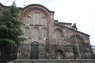 Fachada de la mezquita de Eski Imaret