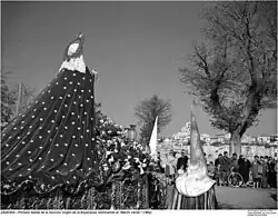 La Virgen de la Esperanza estrenando su manto verde en la Semana Santa del año 1962