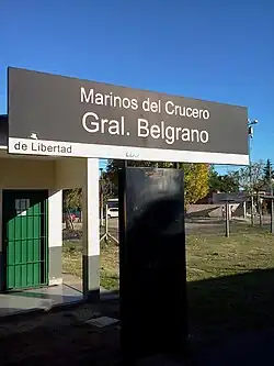 Cartel nomenclator en la estación terminal Marinos del Crucero en 2012