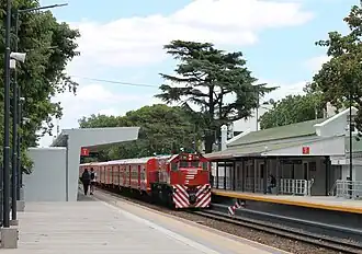 Formación ingresando a estación.