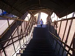 Detalle de una de las escaleras de acceso