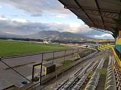 Tribuna principal (vista derecha)