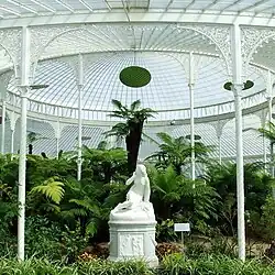 Eva en el "The Kibble Palace".