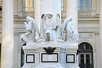 Segundo monumento a las víctimas del incendio de la Iglesia de la Compañía.