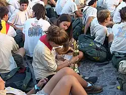 Expedicionarios de Ruta Quetzal 2010 frente a la Basílica de San Isidoro, en León.