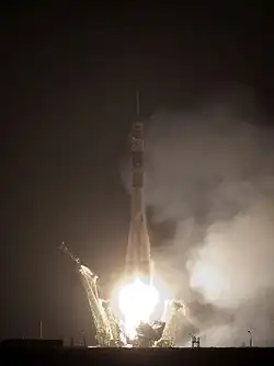 La Soyuz TMA-17, despega rumbo a la ISS con la Expedición 22 .