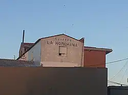 Vista lateral de la fábrica de gaseosas