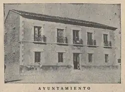 Fachada del ayuntamiento en 1966.