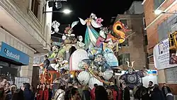 Falla Camí Nou 2025 de noche.