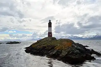 En su islote del Canal de Beagle