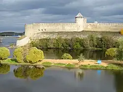 Otra vista de la fortaleza.