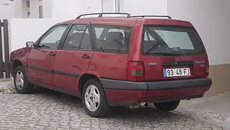 Vista trasera del Fiat Tempra familiar