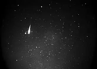 Imagen del cielo del Observatorio Ladd el 19 de enero de 2012, que muestra el destello de una bola de fuego brillante.