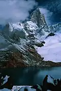 Aclarando en el monte Fitz Roy, un día de tormenta