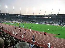 Atletismo en el estadio.