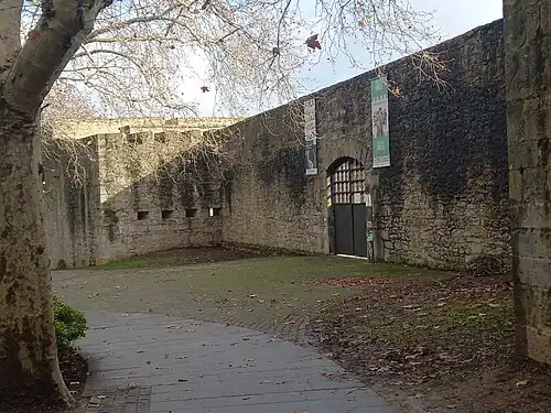 Gola del fortín y puerta de acceso