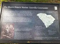 Señal informativa en el sitio de entierro de Ciénaga de Marion de Francis "General Zorro"