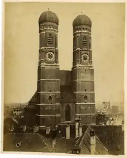 Catedral de Nuestra Señora de Múnich alrededor de 1875.