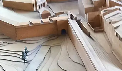 Puerta de la Tejería en el flanco izquierdo del baluarte de la Reina