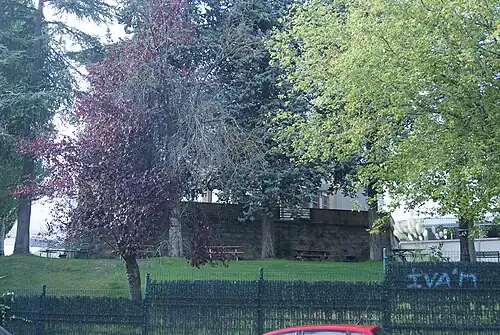 Muros del revellín del fuerte; sobre esa base se levanta actualmente la Residencia Fuerte del Príncipe