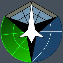 Aeronave sobre triqueta que divide una torre de control, imagen radar y el espacio aéreo