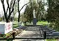 Monumento a la madre patria. Monumento a las komsomoles entregados por el traidor al fascista invasor.[4]​
