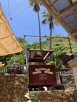 Funicular que ofrece acceso al Observatorio 1873 en el puerto de Mazatlán, Sinaloa.