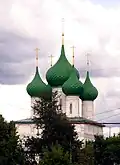 Cúpulas verdes de la Iglesia Fiódorovskaya en Yaroslavl (1687).