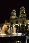 Iglesia en la noche