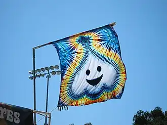 Bandera estilo tie-dye