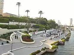 Paseo a la orilla del río en Gezira