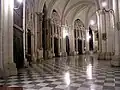 Girola de la catedral de Toledo, donde se abre la Capilla del Condestable o de Santiago.