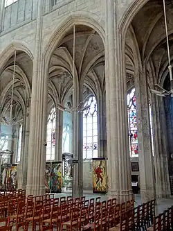 Nave, vista en la doble nave lateral sur