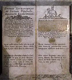 Inscripciones sobre el obelisco.