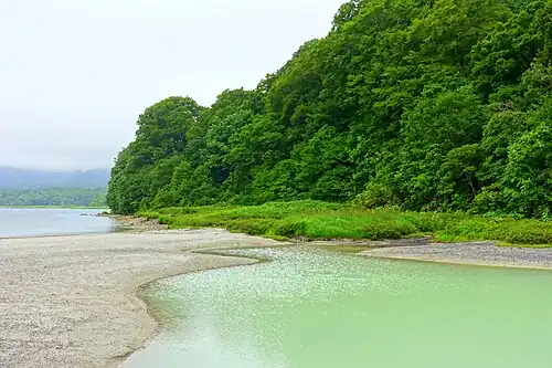 El monte Osore es uno de los tres más sagrados para el budismo japonés junto al monte Hiei y el Koya. Presenta semejanzas con la descripción del «más allá» de dicha religión, por lo que también es conocido como el «infierno budista». El color verdoso de las aguas de este antiguo volcán se debe a una abundante presencia de azufre.