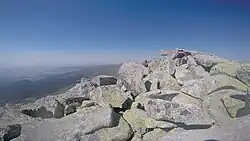 Foto del paso por el Risco de los Claveles en el Gran Trail de Peñalara de 2015.