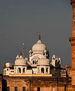 Cúpula del Gurdwara Dera Sahib en Lahore