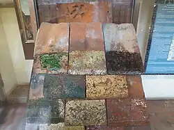 Antiguas tejas del museo de los hospices de Beaune