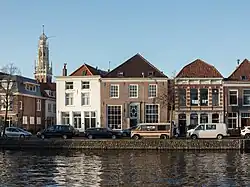 Haarlem, el Spaarne y la torre de la iglesia (la Bakenesserkerk).