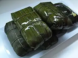 Las hallacas es un plato navideño venezolano, preparado con hojas de plátano, masa de maíz y guiso