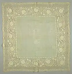 Pañuelo de piña del siglo XIX con bordado de algodón