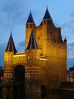Puerta de Ámsterdam (1335), en Haarlem
