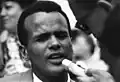 Harry Belafonte hablando en la Marcha por los Derechos Civiles en Washington, D.C. de 1963