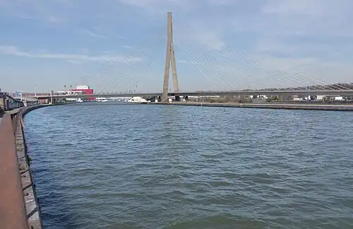 Puente atirantado en Herstal