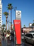 Cartel que indica la estación de metro Hollywood/Highland.